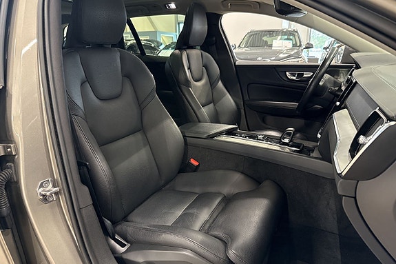 Volvo V60 Cross Country 21 of 25