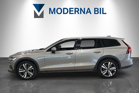 Volvo V60 Cross Country 3 of 25