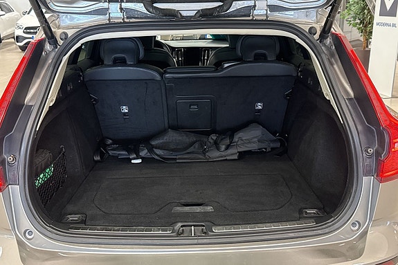 Volvo V60 Cross Country 24 of 25