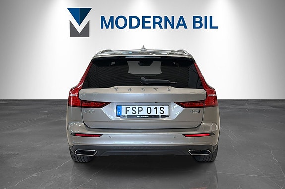 Volvo V60 Cross Country 5 of 25
