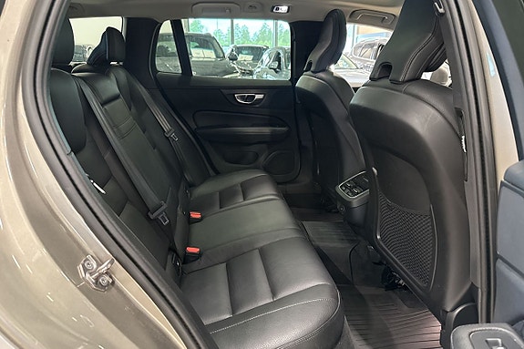Volvo V60 Cross Country 22 of 25