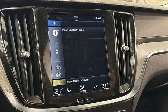 Volvo V60 Cross Country 11 of 25