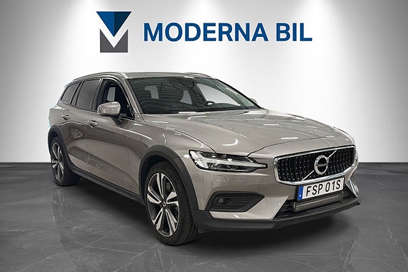 Volvo V60 Cross Country 8 of 25