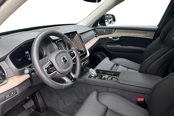 Volvo XC90 24 of 30