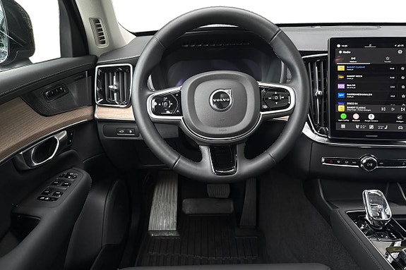 Volvo XC90 18 of 30