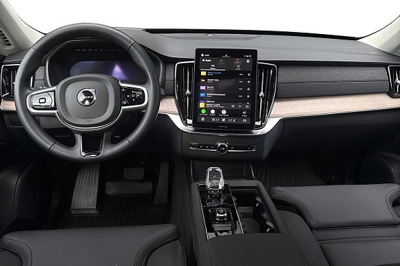 Volvo XC90 16 of 30