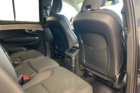 Volvo XC90 15 of 30