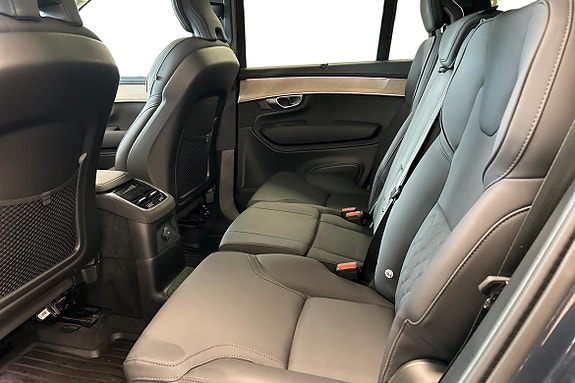 Volvo XC90 22 of 30