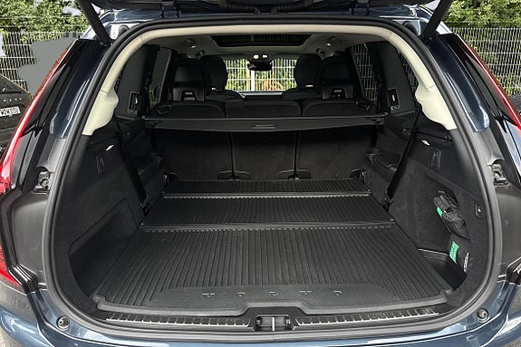 Volvo XC90 20 of 30