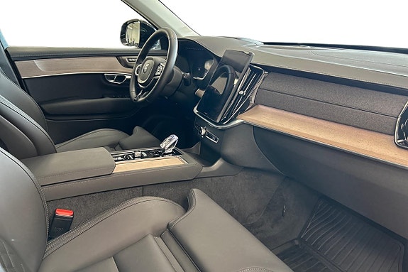 Volvo XC90 12 of 30