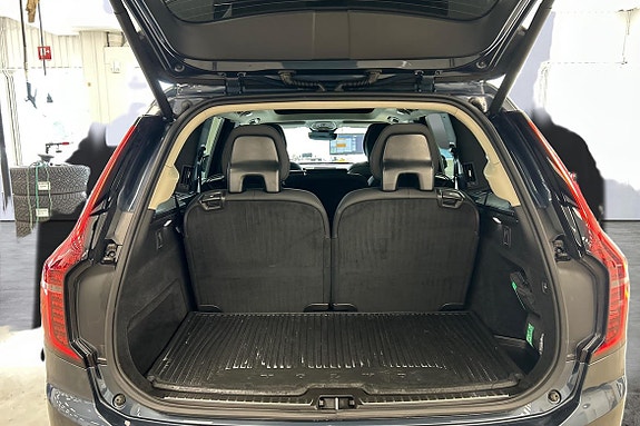 Volvo XC90 21 of 30
