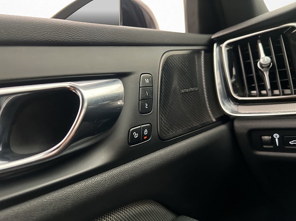 Volvo V60 13 of 30
