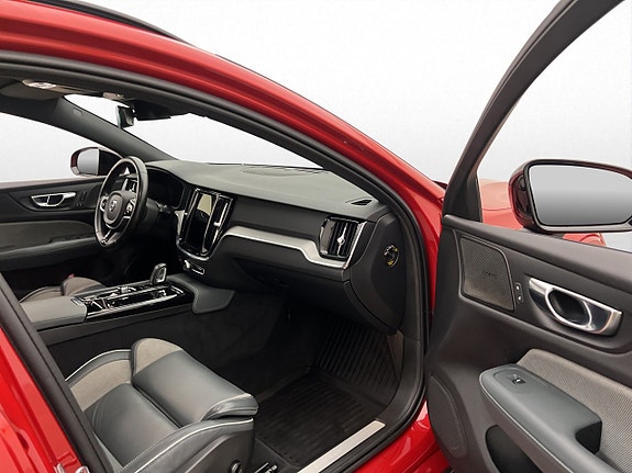 Volvo V60 25 of 30