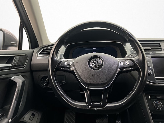 Volkswagen Tiguan 14 of 28