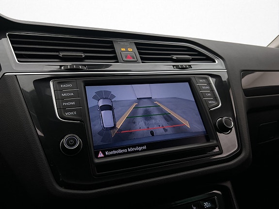 Volkswagen Tiguan 18 of 28
