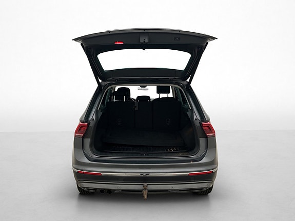 Volkswagen Tiguan 10 of 28