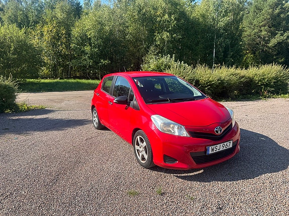 Toyota Yaris 14 of 14