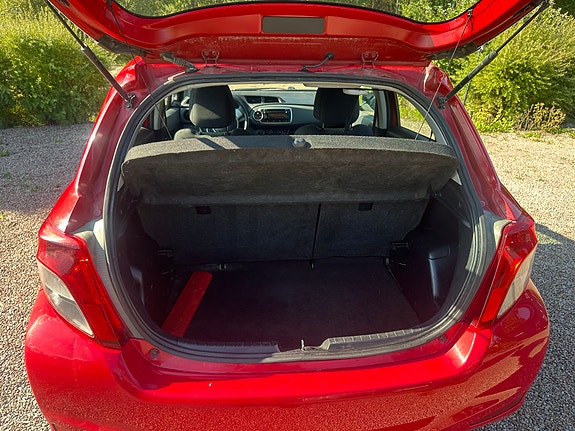 Toyota Yaris 12 of 14