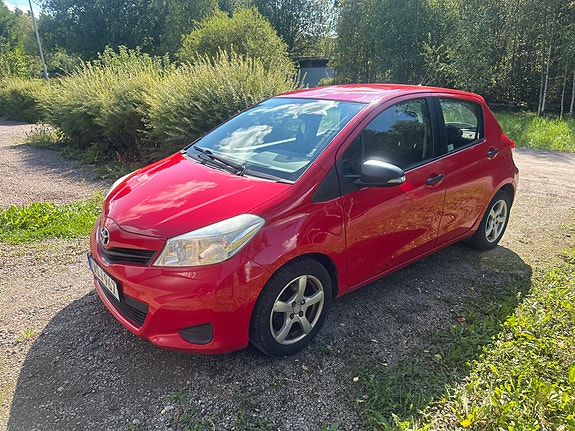 Toyota Yaris 5 of 14