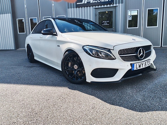 Mercedes-Benz C450 2 of 30