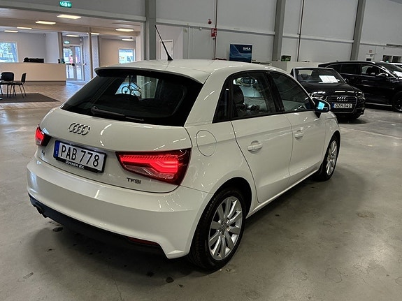Audi A1 4 of 17