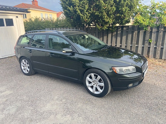 Volvo V50 2 of 7