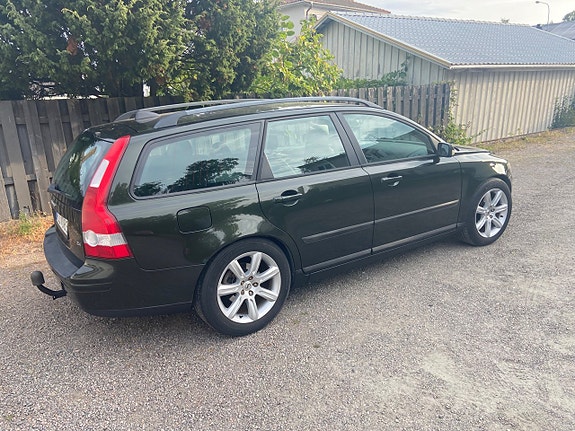 Volvo V50 3 of 7