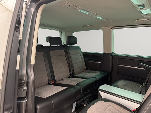 Volkswagen Multivan 26 of 30
