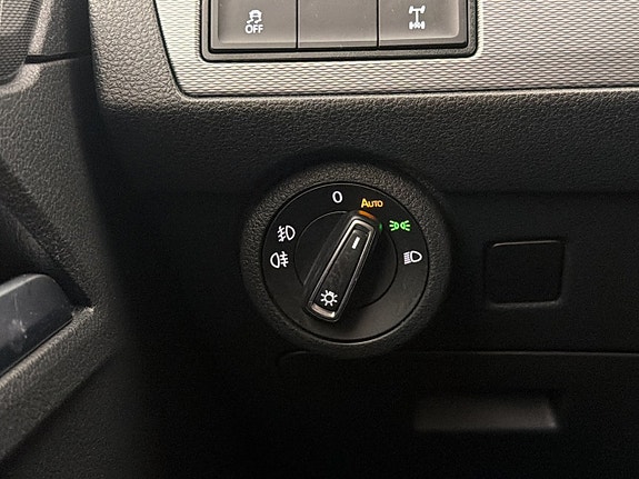 Volkswagen Multivan 16 of 30