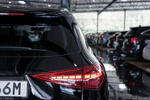 Mercedes-Benz C300 8 of 29
