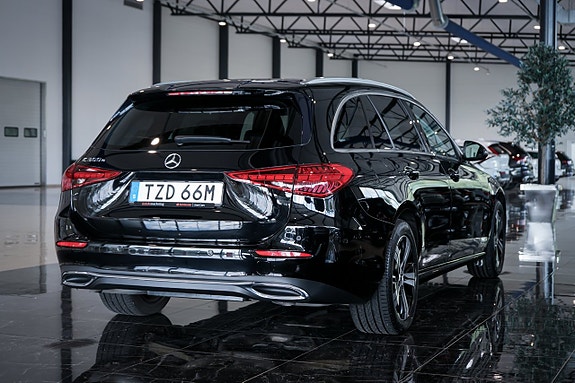 Mercedes-Benz C300 5 of 29