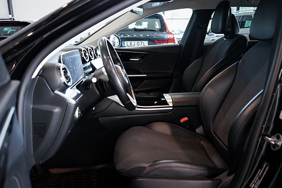 Mercedes-Benz C300 22 of 29