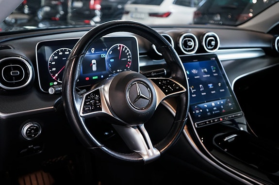 Mercedes-Benz C300 10 of 29