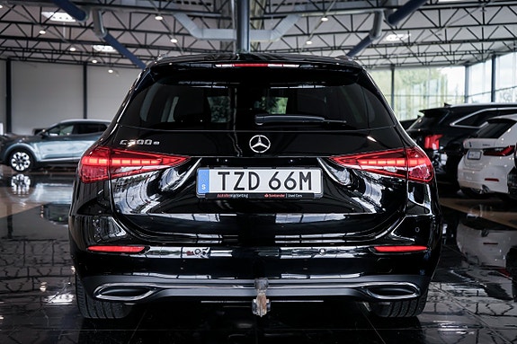 Mercedes-Benz C300 6 of 29