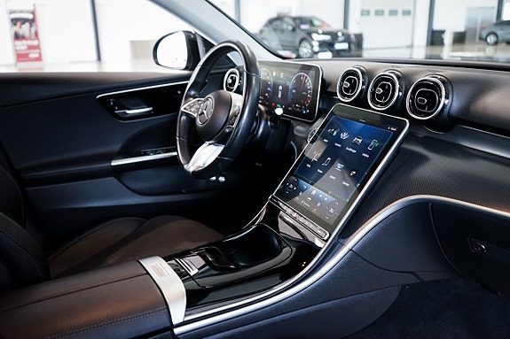 Mercedes-Benz C300 23 of 29