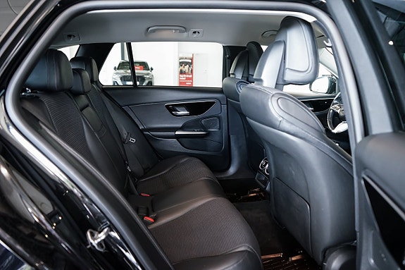 Mercedes-Benz C300 28 of 29