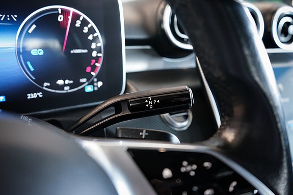 Mercedes-Benz C300 18 of 29