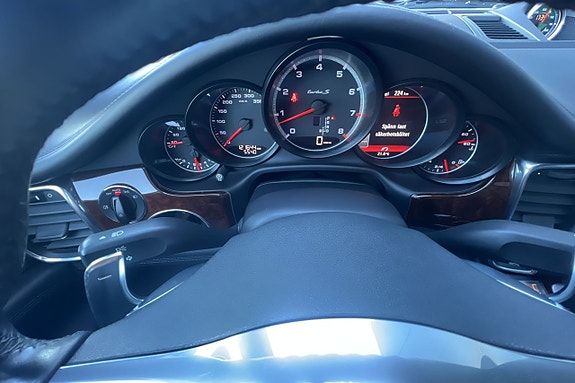 Porsche Panamera Turbo S 7 of 15