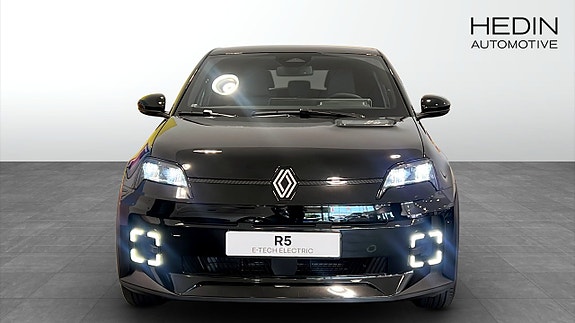 Renault 5 E-Tech 8 of 12