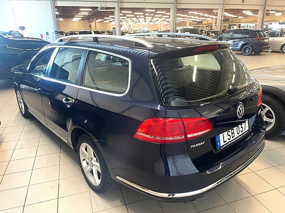 Volkswagen Passat 3 of 7
