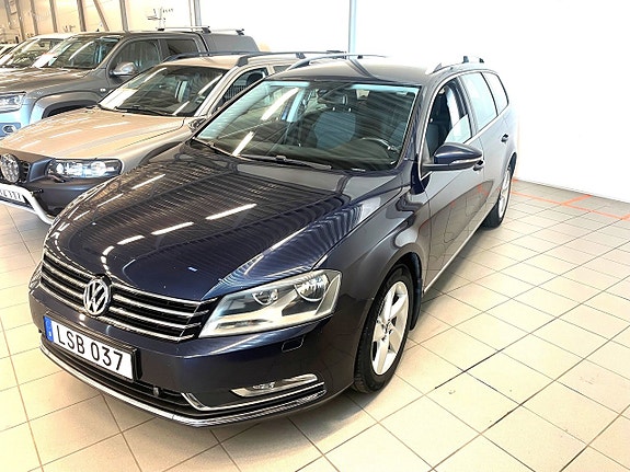 Volkswagen Passat 2 of 7