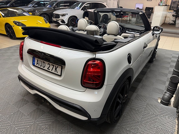 MINI Cooper S 6 of 11