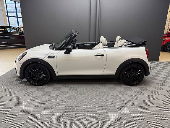 MINI Cooper S 4 of 11