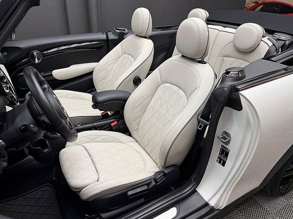 MINI Cooper S 8 of 11