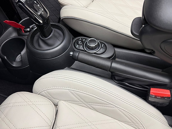 MINI Cooper S 9 of 11