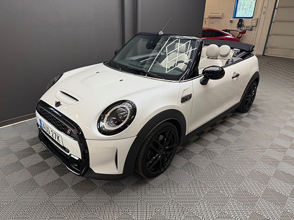 MINI Cooper S 3 of 11