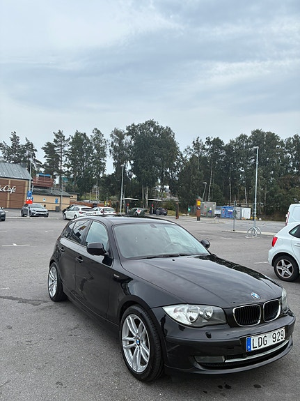 BMW 116i 4 of 7