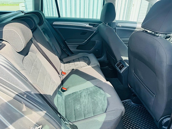 Volkswagen Golf Alltrack 6 of 24