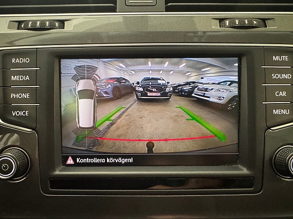 Volkswagen Golf Alltrack 21 of 24