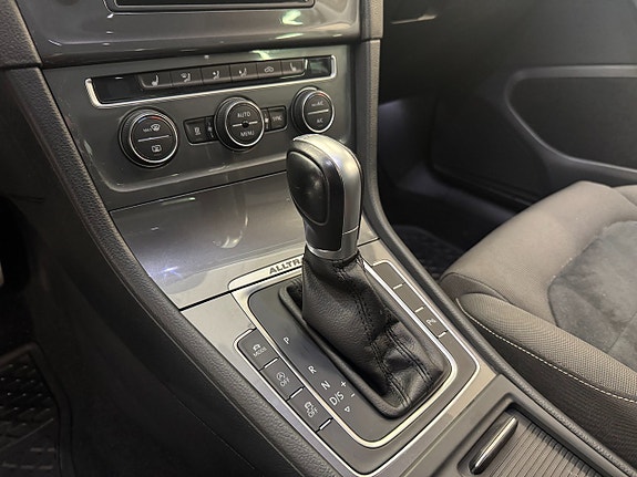 Volkswagen Golf Alltrack 20 of 24